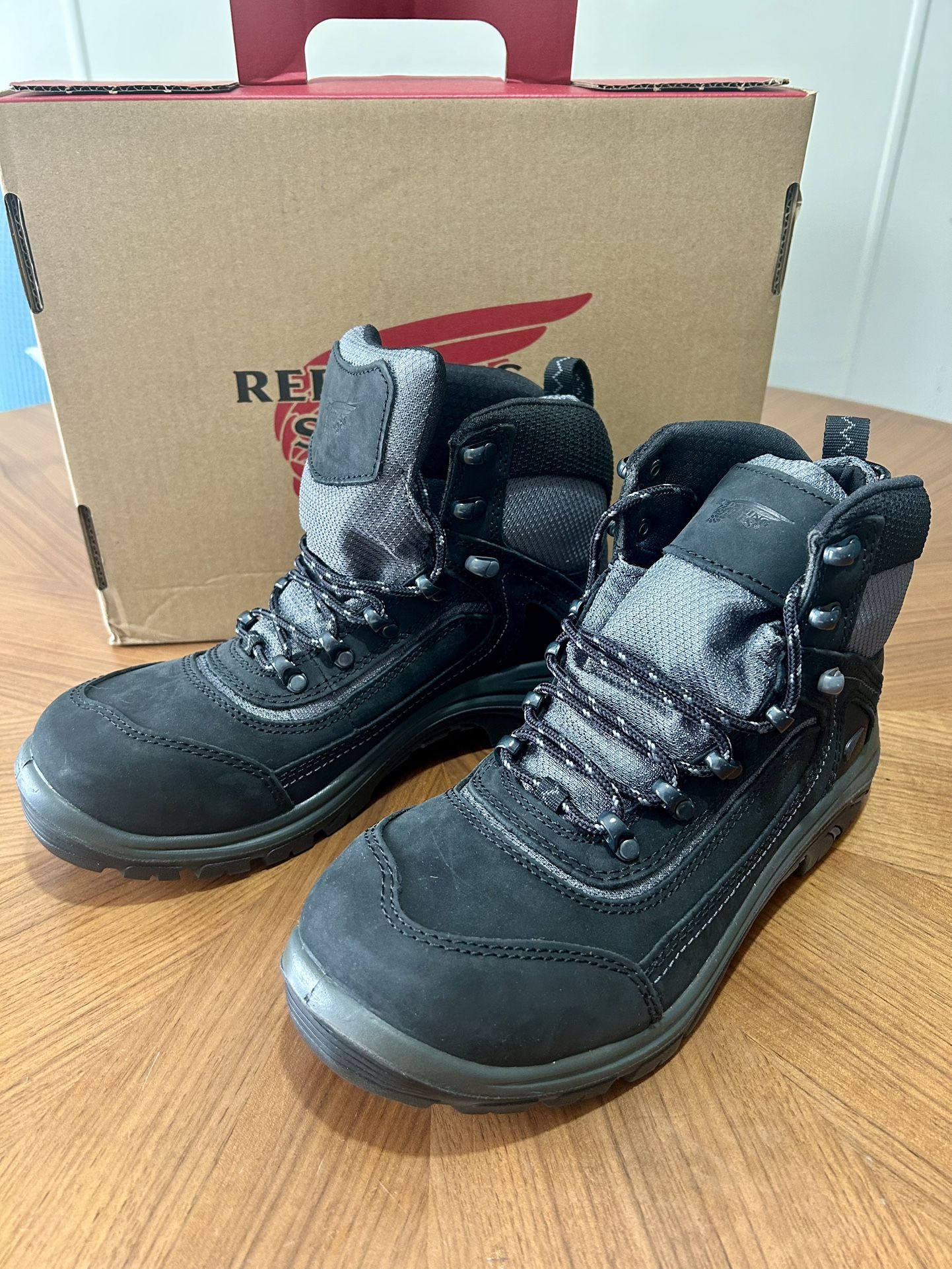 New Work Boots Women – Size 9
