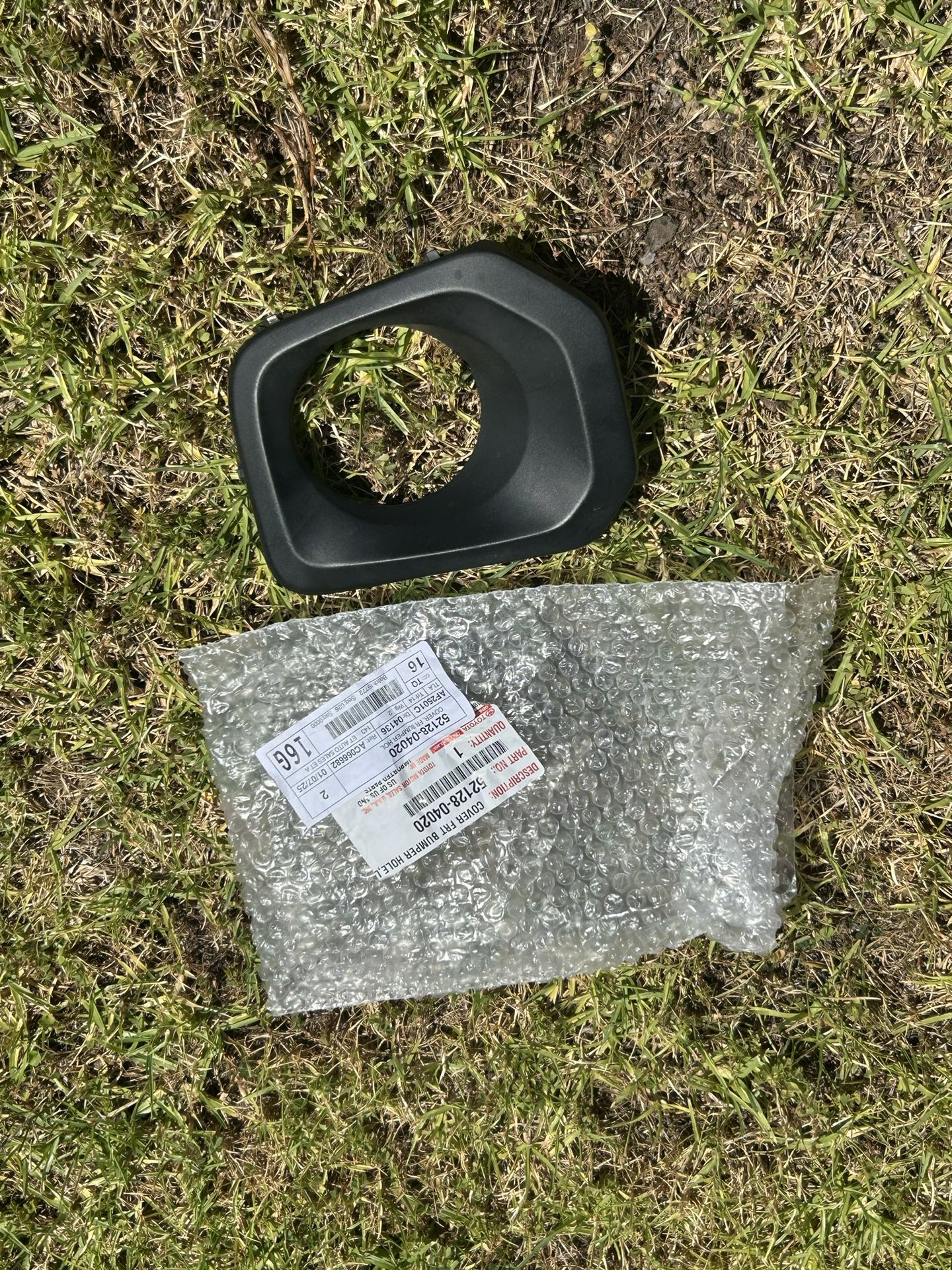 2016-2023 Toyota Tacoma Left Side Fog Light Trim Cover Front Bumper 52128–04020