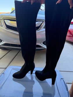 Black Over-the-Knee Suede Boots