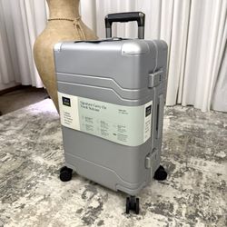 Signature Hardside Trunk Carry on Spinner Suitcase - Open Story