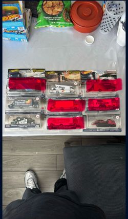 Hot Wheels Premium Team Transports