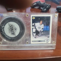 Wayne Gretzky Autographed Hockey Puck