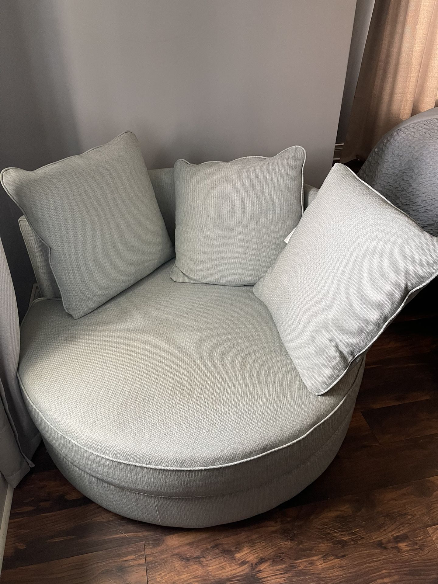 Oversized Round Swivel Couch Chair