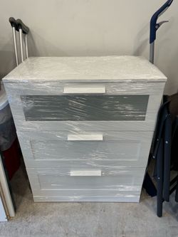 3-Drawer IKEA Dresser - Measurements in Pictures - Pick up only