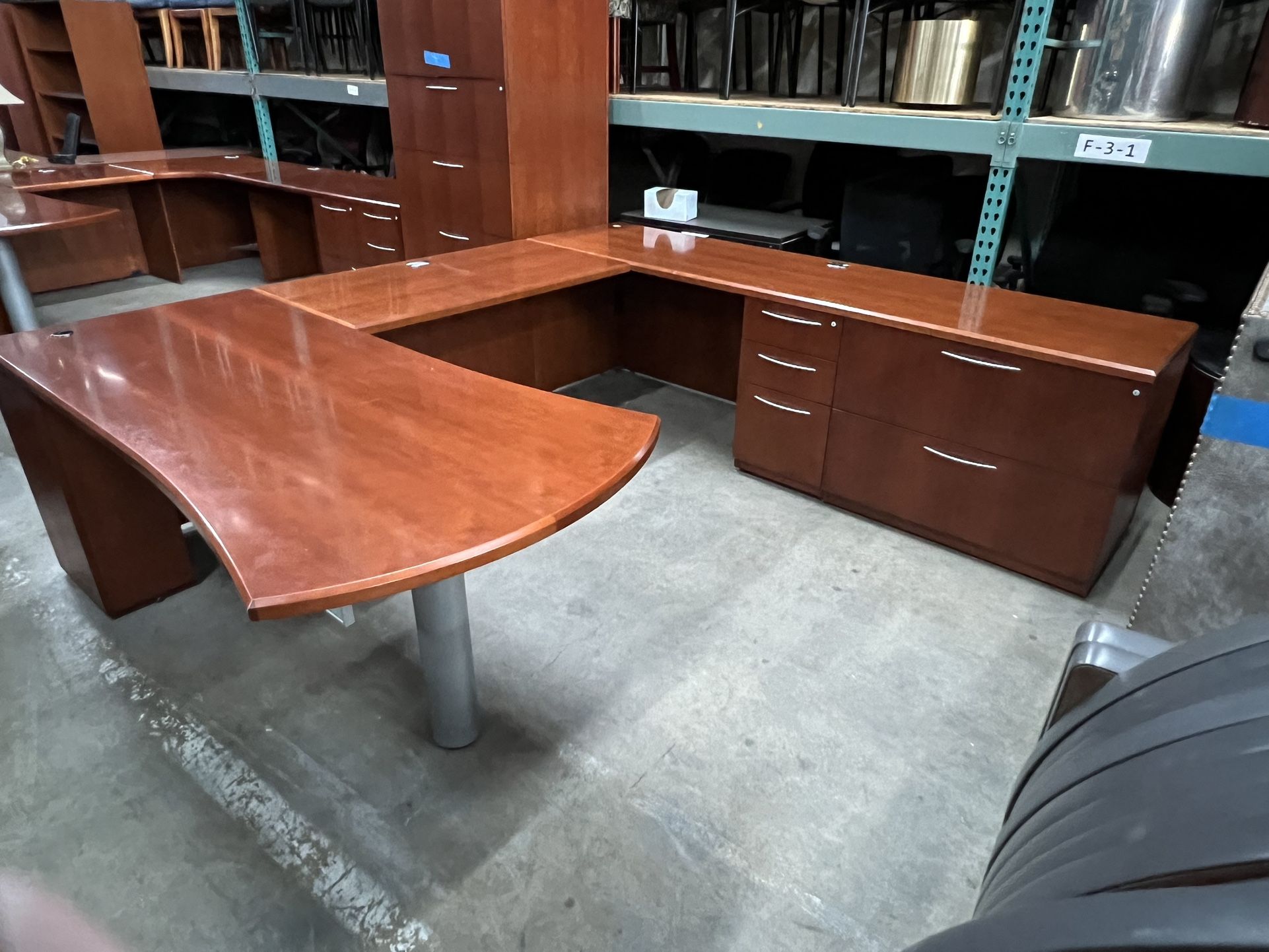 Executive Desk / Private Office Wood Unit
