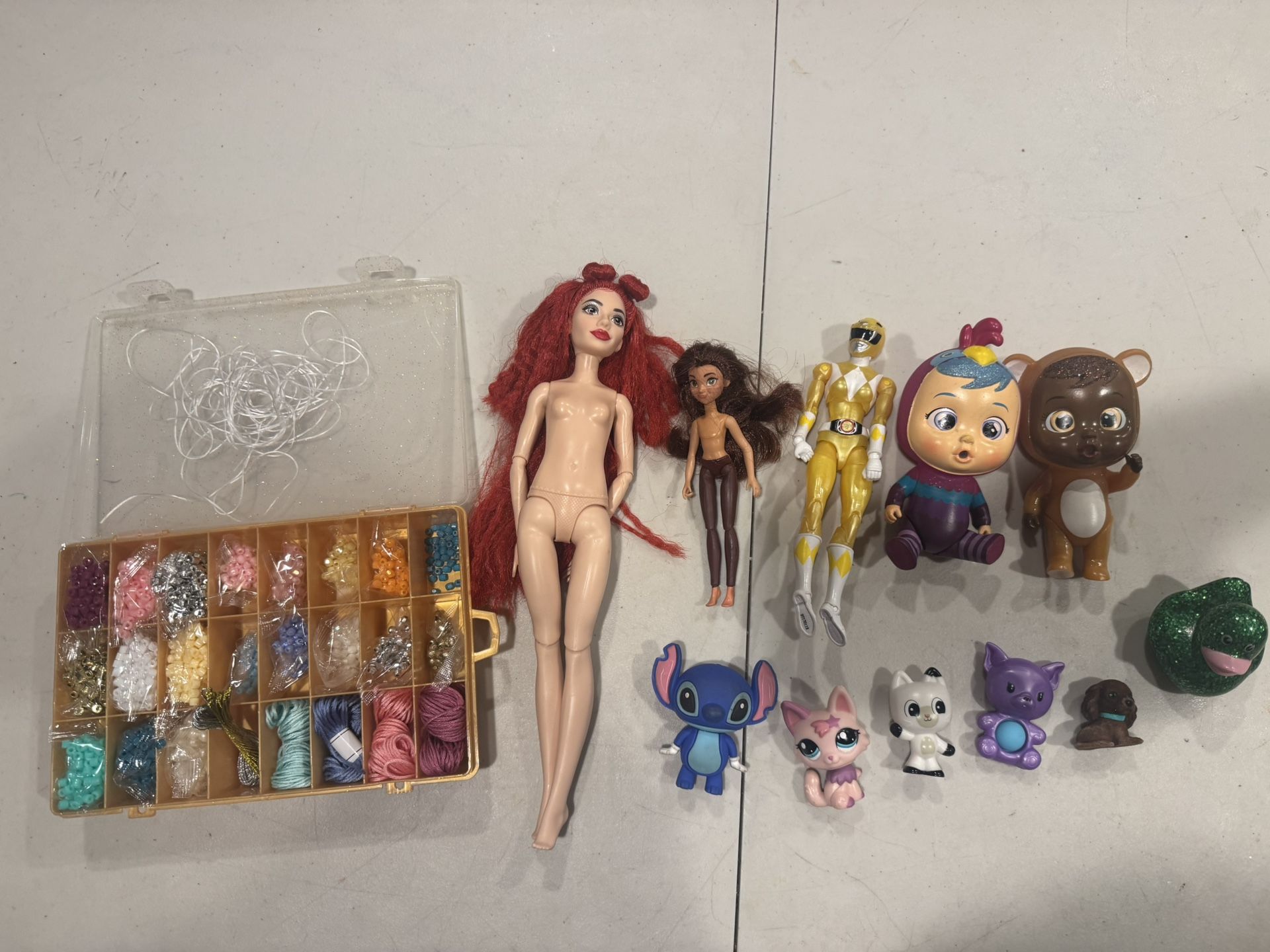 Bracelet Making Red Doll Crybaby Dolls 