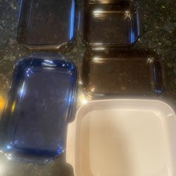 Pyrex & Visions Glass Bakeware Set (5 Pieces) and a ceramic based