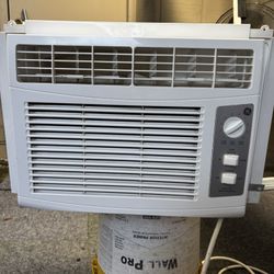 Window AC Unit  General Electric 