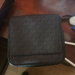 Brand New Micheal Kors Bag Give Me Best Price 