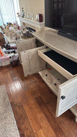 Whitewash Wood TV Stand with Drawers and Cabinets