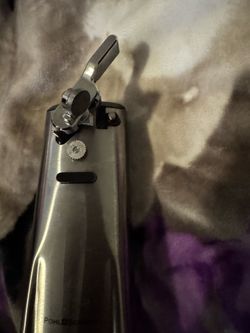 Electric can opener