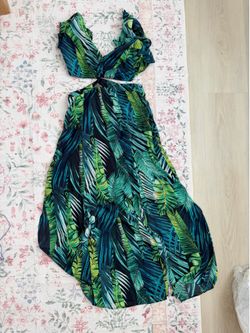 LOTS OF WOMEN’s DRESSES/ summer dresses/ beach dresses