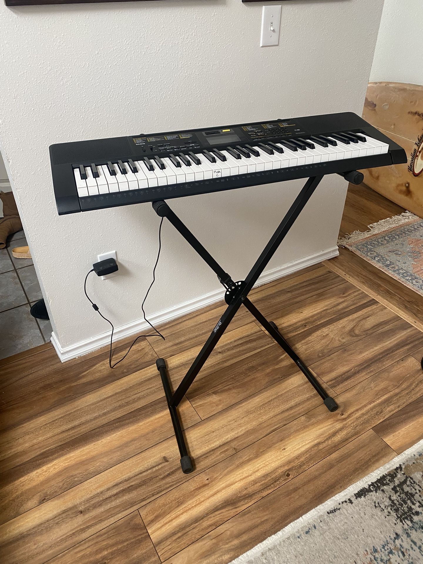 Casio CTK-2400 Keyboard w/Stand