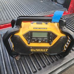 20 volt Dewalt Radio Bluetooth no battery