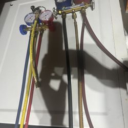 Gauges for air conditioning