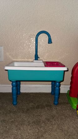 Mini play kitchen $10