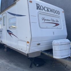 2007 Forest River Signature ultra Lite 33ft 