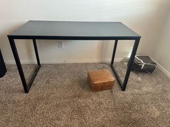 2' x 4' desk $100