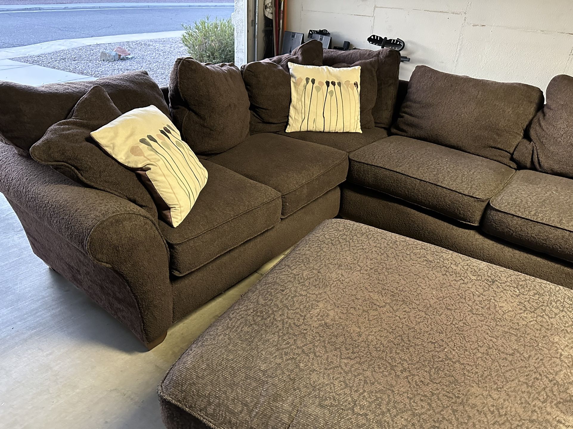 Free Sectional
