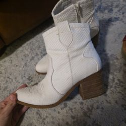 White Boots 7.5 For $5.00