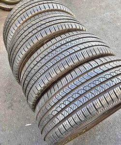 245 50 19 Pirelli Tires Con 80% de Vida Las 4