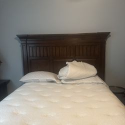Queen Bed + Dresser, Mirror, Nightstands X2