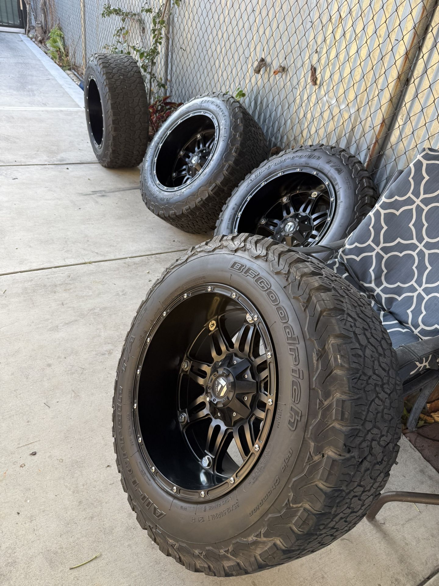 Rines Con llantas BFGoodrich  All Terrain De 6 Birlos 