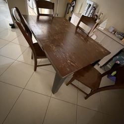 Dinning Table 
