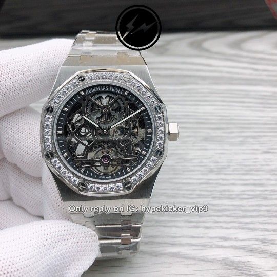 Audemars Piguet Royal Oak 112 Never Used Watches