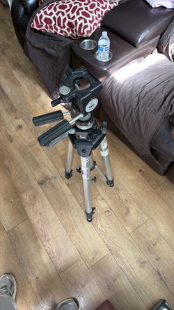 Bogen 3036 Professional Tripod w/ 3047 Pan Tilt Head