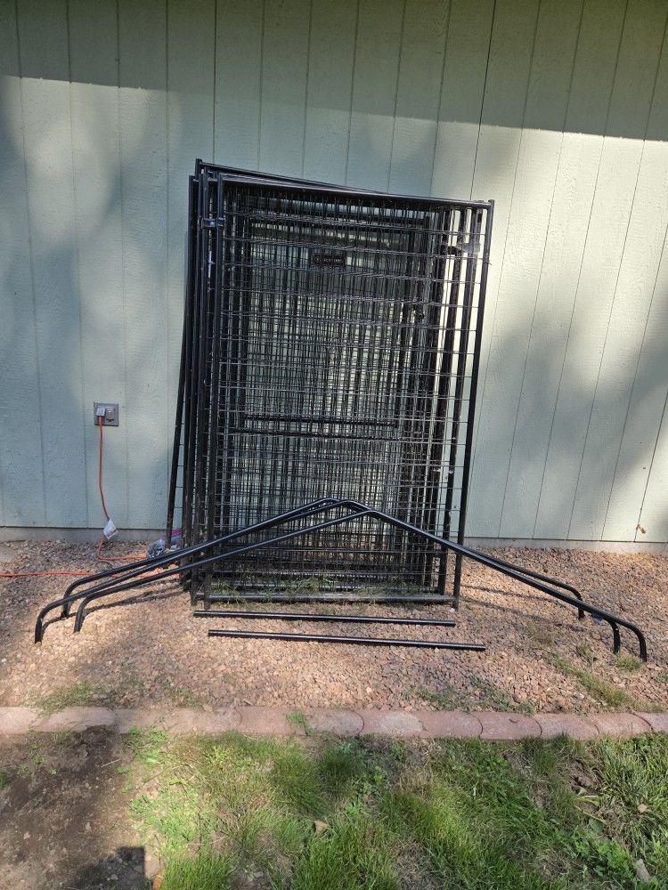 Lucky Dog® STAY Series® 8'W x 8'L Executive Kennel