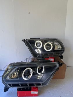 Ford Mustang 2010-2012 Headlights