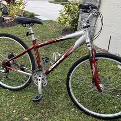 Giant Cypress Hybrid Disc Brake Bicycle SERVICED