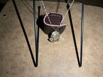 10K Mens Gold with Rubies in Eyes and Gem Jesus Christ Pendant 4.1 - 4.2 grams