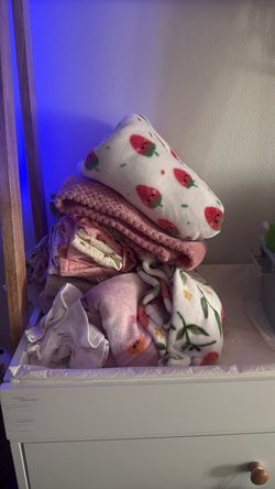 Baby blankets / muslin wraps