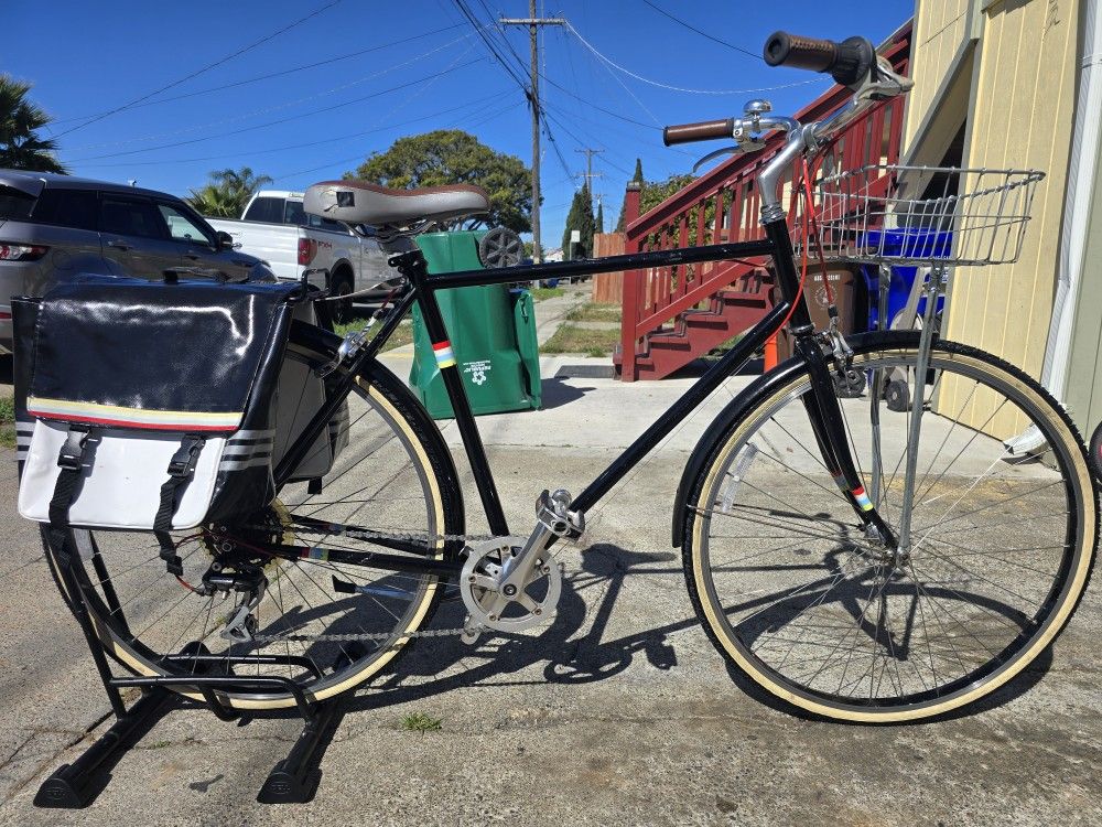 Public Bike Large Frame
Excellent Condition Ready to Ride