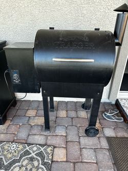 Traeger Pellet Grill Smoker