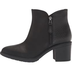 Size 8.5 Clark’s Women’s Scene Ankle Bootie