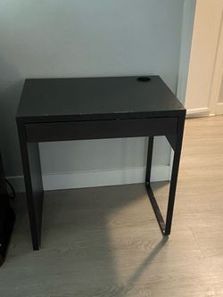 IKEA MICKE Small desk