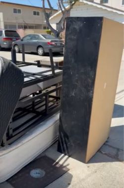 3 brand new working metal solid bed frame queen