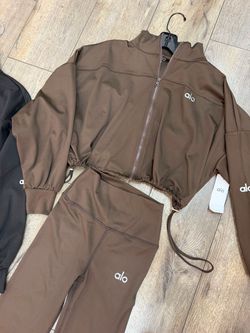 Alo Yoga Brown Zip-Up Jacket and Leggings Set