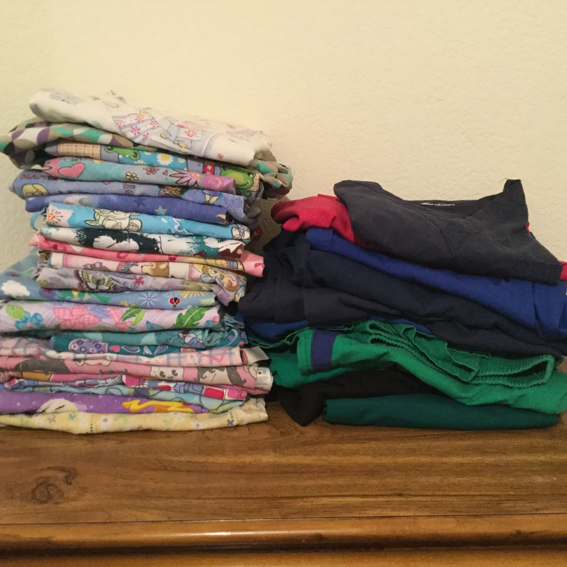 Medical scrubs/smocks