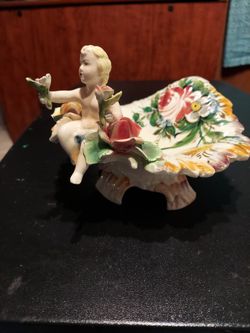 Vintage Porcelain, Italian Capodimote Dish $30.00