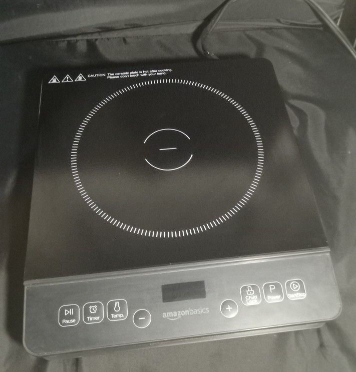 Amazon Basics 1800W Portable Induction Cooktop Burner