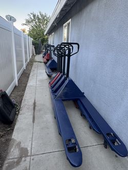 Standard Pallet Jacks 