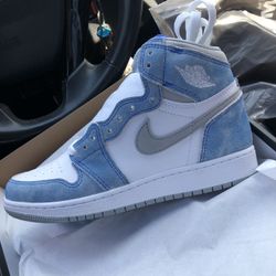 Air Jordan 1 Hyper Royal Sz 8