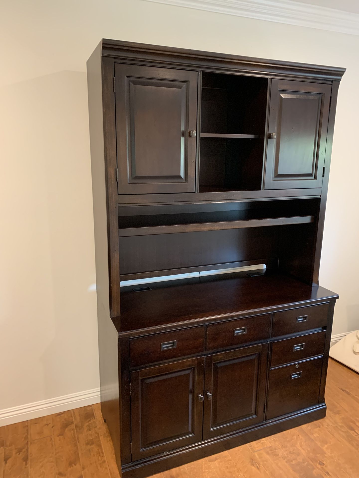 Desk/Hutch