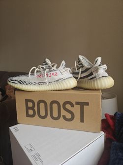 Yeezy Ultra boost 350 Zebra  Mens 9 1/2