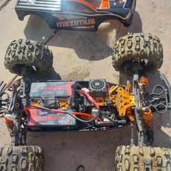 DHK HOBBY MAXIMUS REMOTE CONTROL MONSTER TRUCK WITH NEW BATTERIES  WORKS EXCELLENT ONLY USED FEW TIMES
