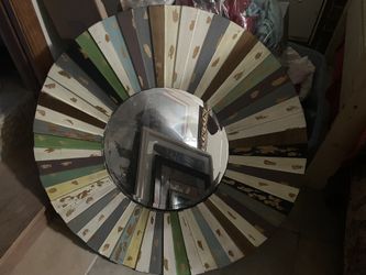 Round mirror 